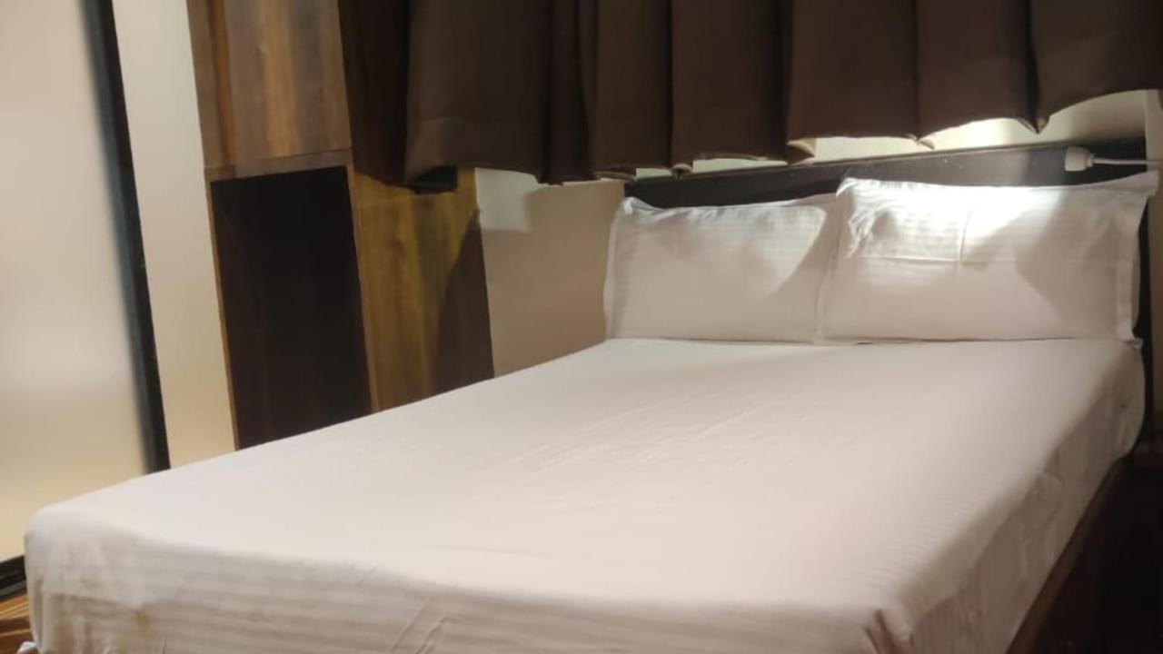 Hotel Fluorescent By Bizzgrow Hotels-viman Nagar