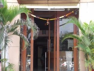 Fluorescent By Bizzgrow Hotels-viman Nagar 3* Pune