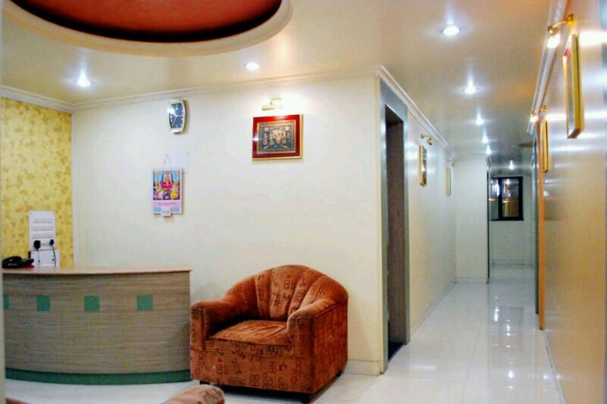 Fluorescent By Bizzgrow Hotels-viman Nagar Pune