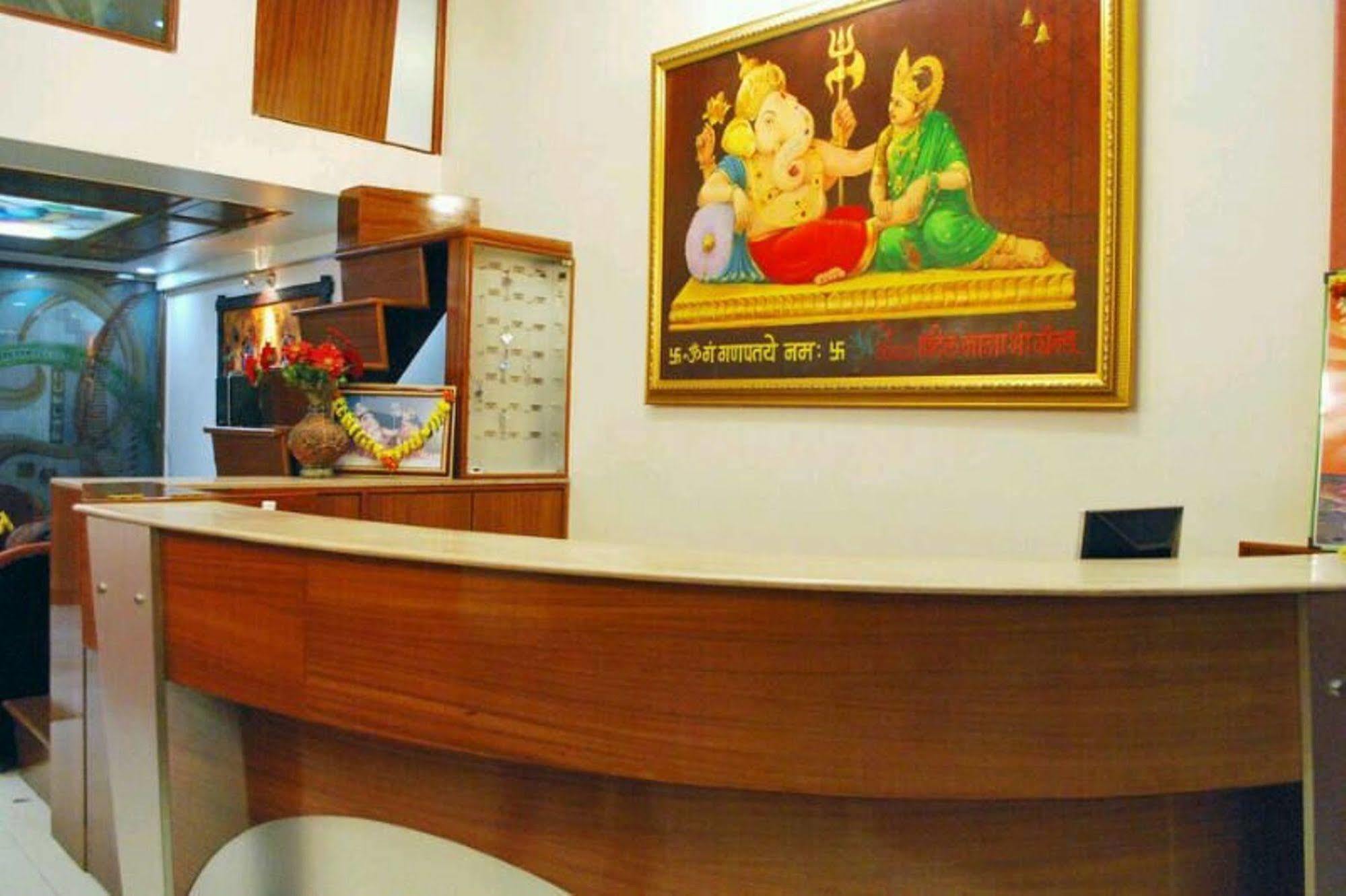 Fluorescent By Bizzgrow Hotels-viman Nagar 3*