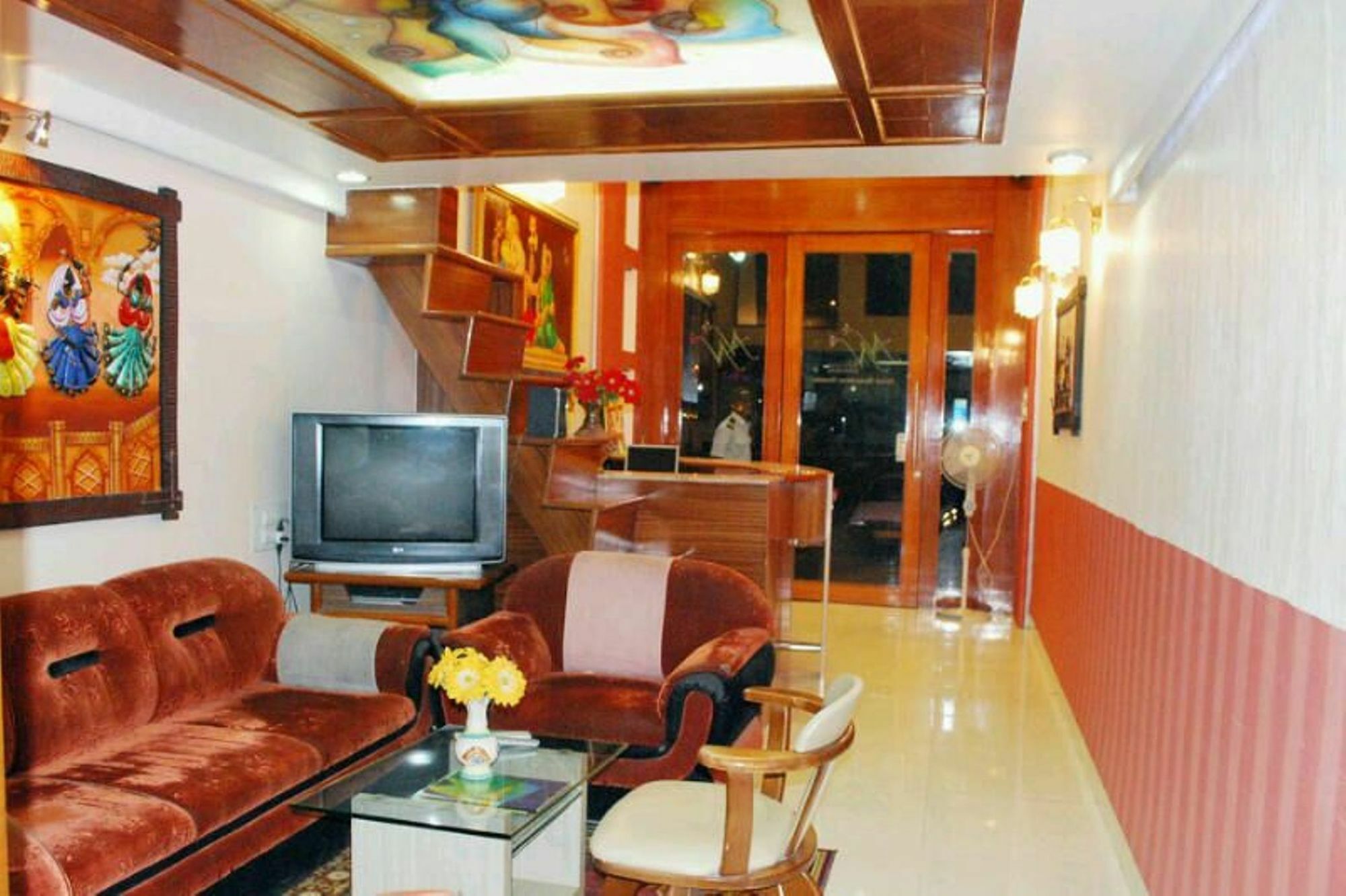 Hotel Fluorescent By Bizzgrow Hotels-viman Nagar