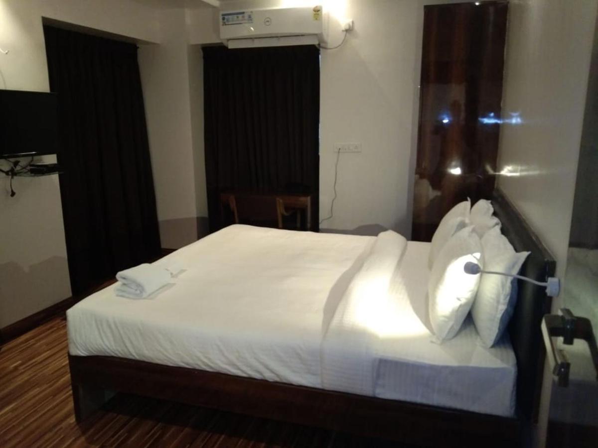Hotel Fluorescent By Bizzgrow Hotels-viman Nagar