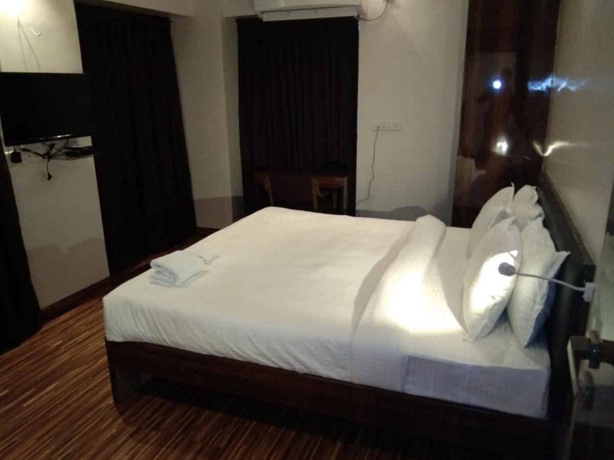 Hotel Fluorescent By Bizzgrow Hotels-viman Nagar 3*